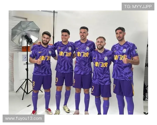 津门虎四外援迎战英博双外援 巴顿闫鹏温家宝精彩亮相 津门虎四外援迎战英博双外援 巴顿闫鹏温家宝精彩亮相